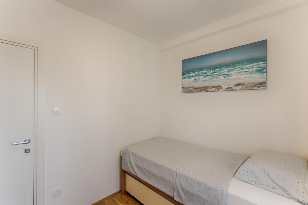 Two Bedroom Apartment Paris ริเยกา ภายนอก รูปภาพ