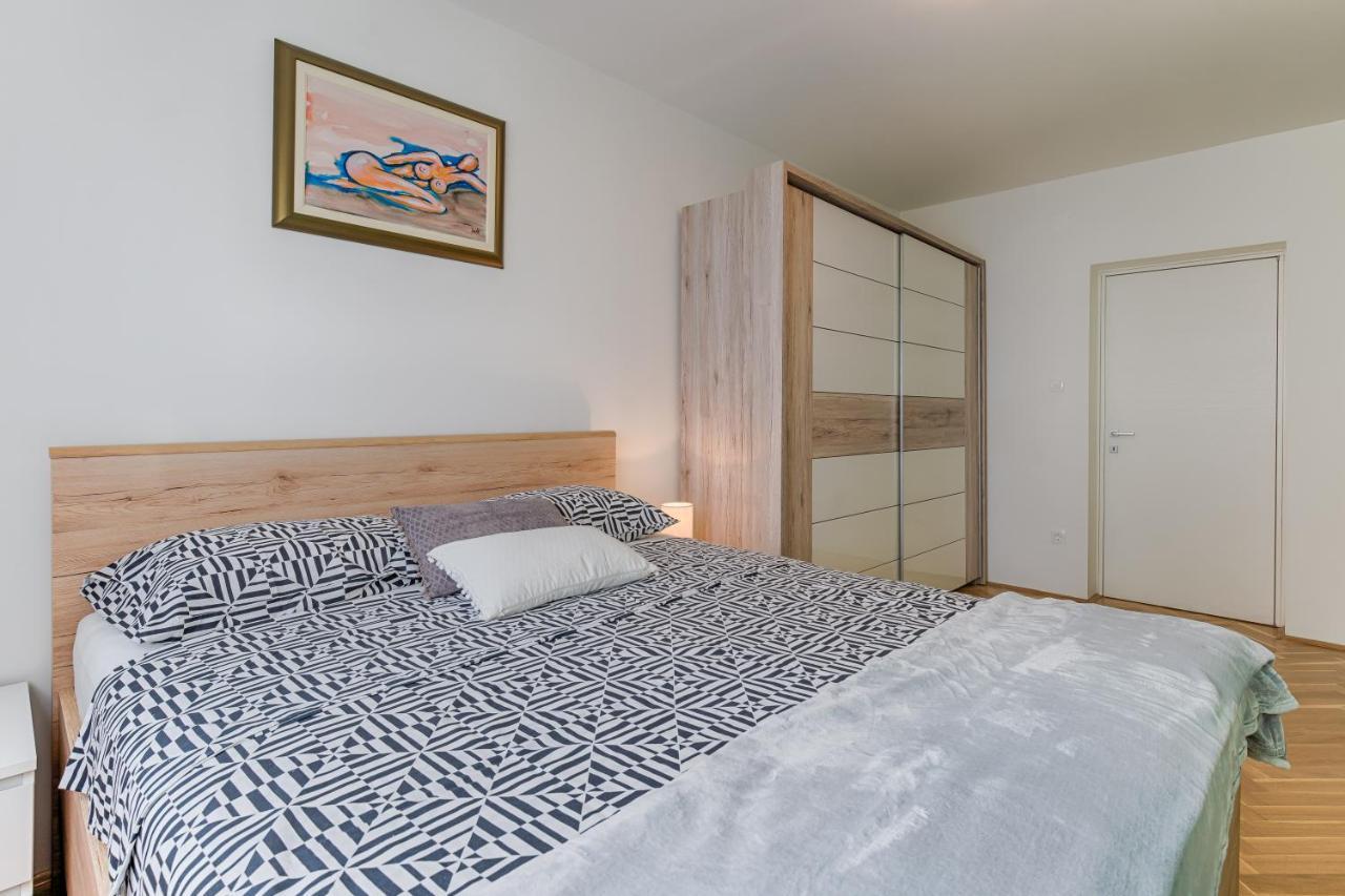 Two Bedroom Apartment Paris ริเยกา ภายนอก รูปภาพ